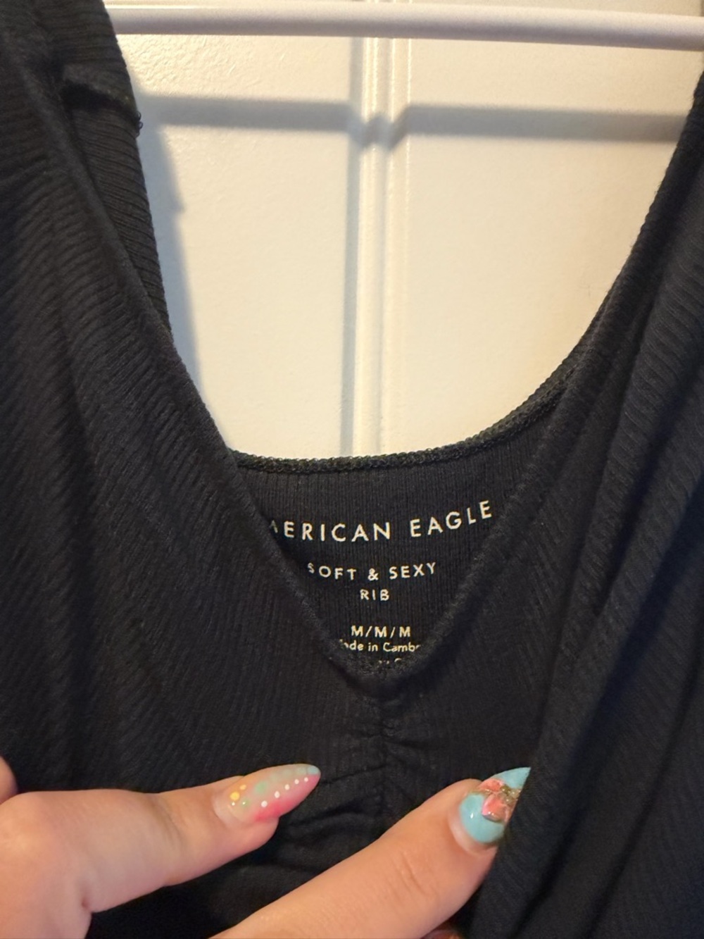 AE Black Ribbed Scoop Tank - Picture 2 of 2